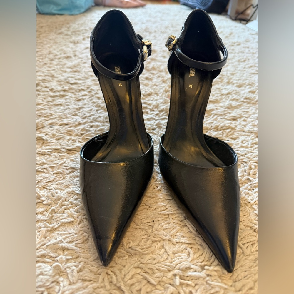 Zara Black Pointed Heels
